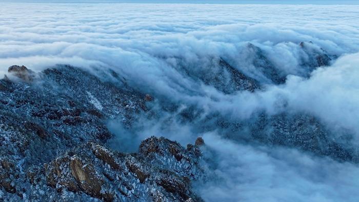 河南堯山：初雪新霽 云?？澙@