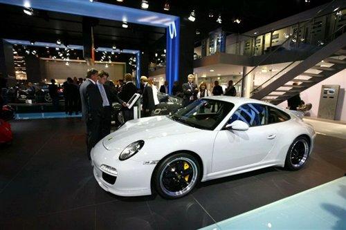 A ȫ±r911 Turbo܇ ܇֮